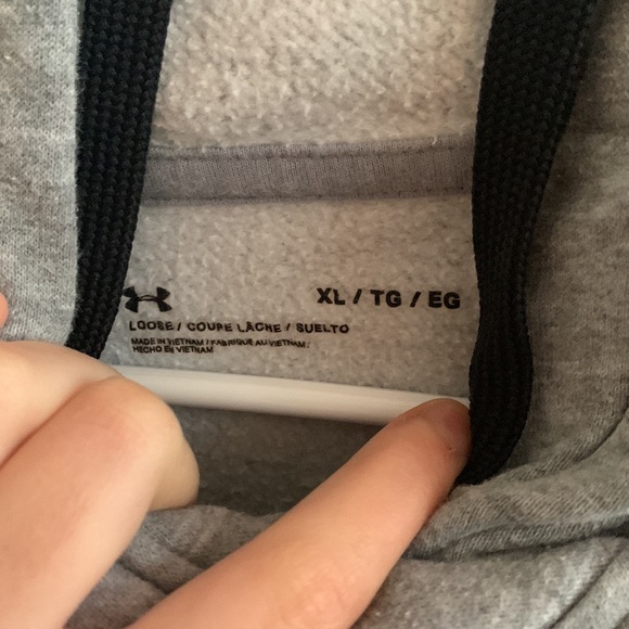 Under Armour Sweatshirt - Picture 2 of 3